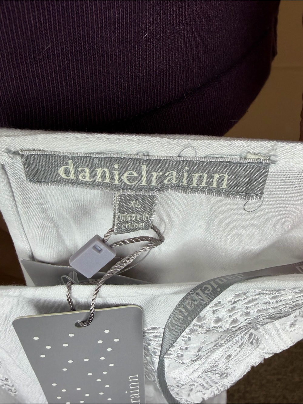 Daniel Rainn White Eyelet Sleeveless Tank Top - Picture 3 of 4